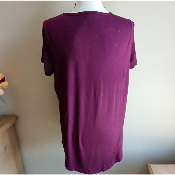 Torrid short sleeve Burgundy blouse - Picture 3 of 6